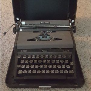Royal Portable typewritter